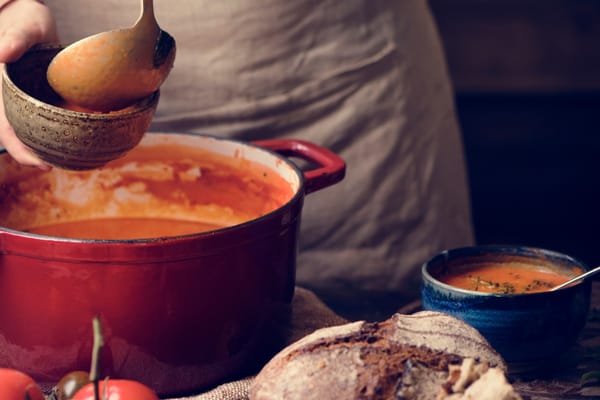 La historia del gazpacho, el sabor del verano que nació en una olla hirviendo