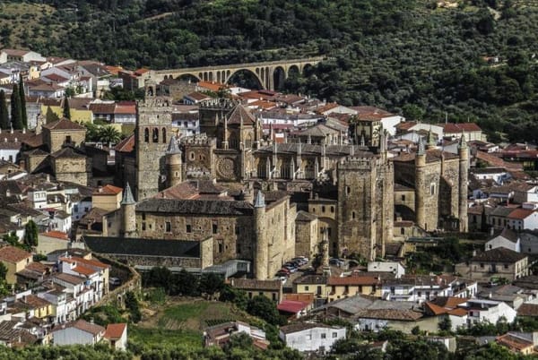 Guadalupe, un pueblo con mucho encanto en Cáceres