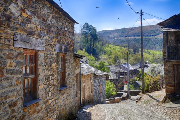 Este pueblo fronterizo es uno de los más bonitos de España