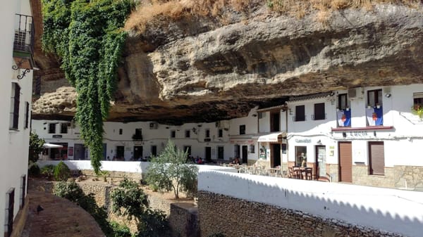 Setenil de las Bodegas: los secretos de un pueblo imposible