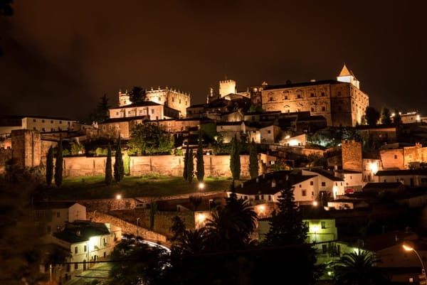 ¿Cuál es la ciudad española más bonita de noche?