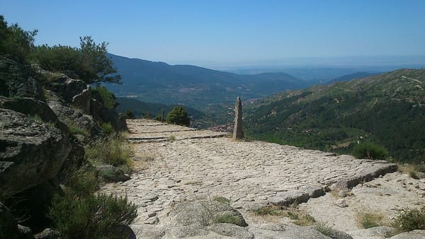 Recorriendo la calzada romana del puerto del Pico