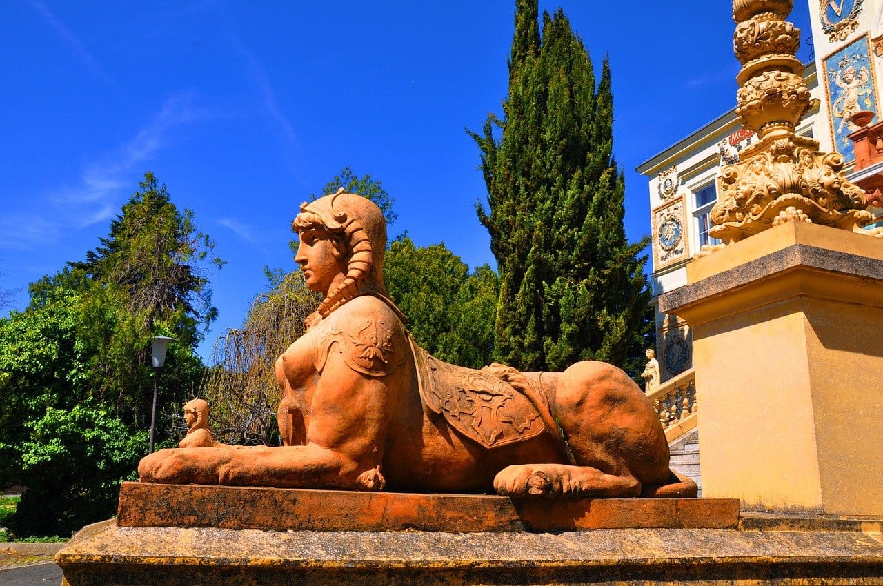 Esfinge de la Universidad de Pécs