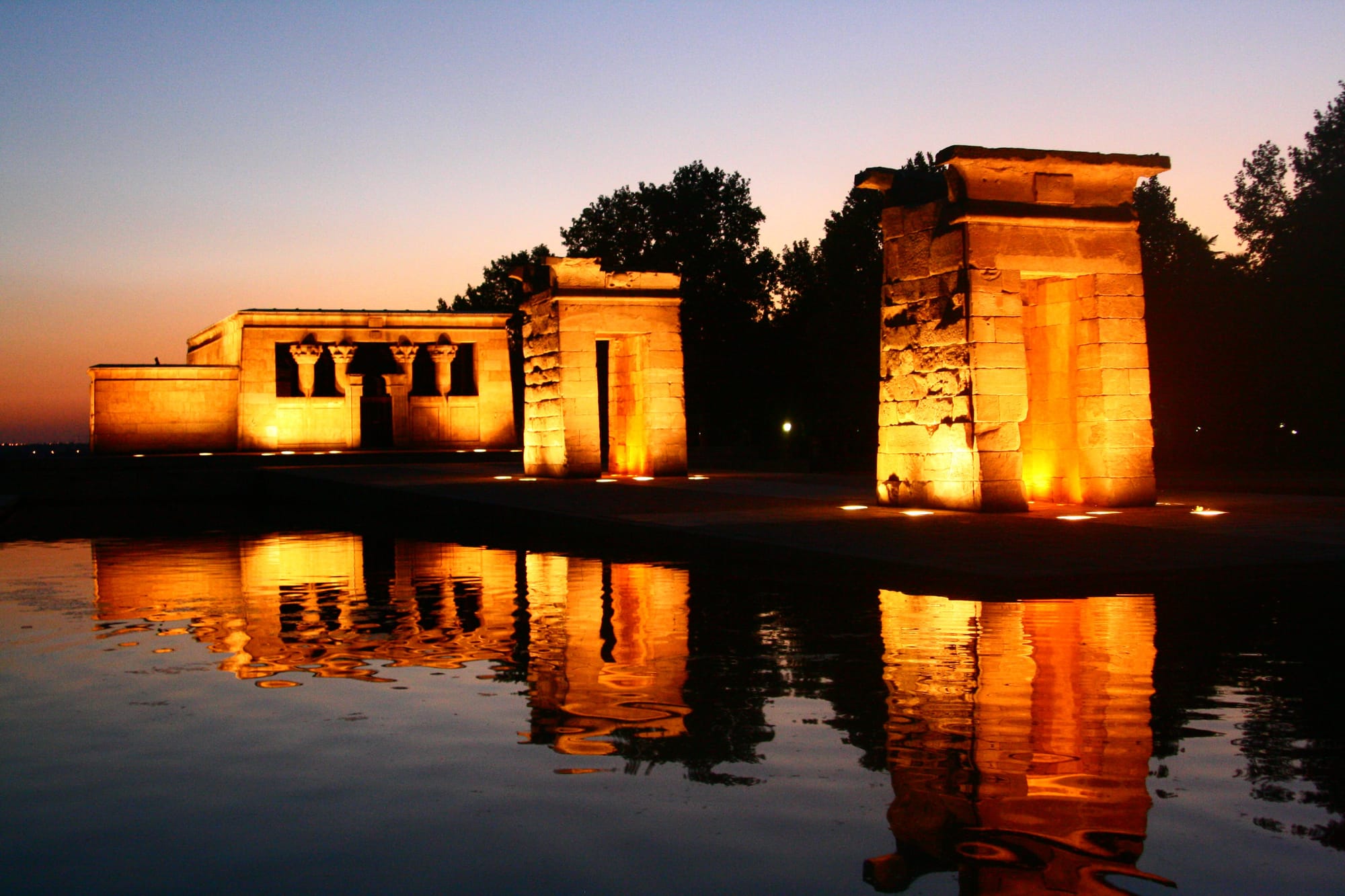 atardecer en el templo de debod