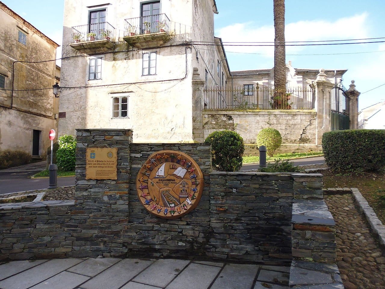 Plaza del Cruzadero en Castropol