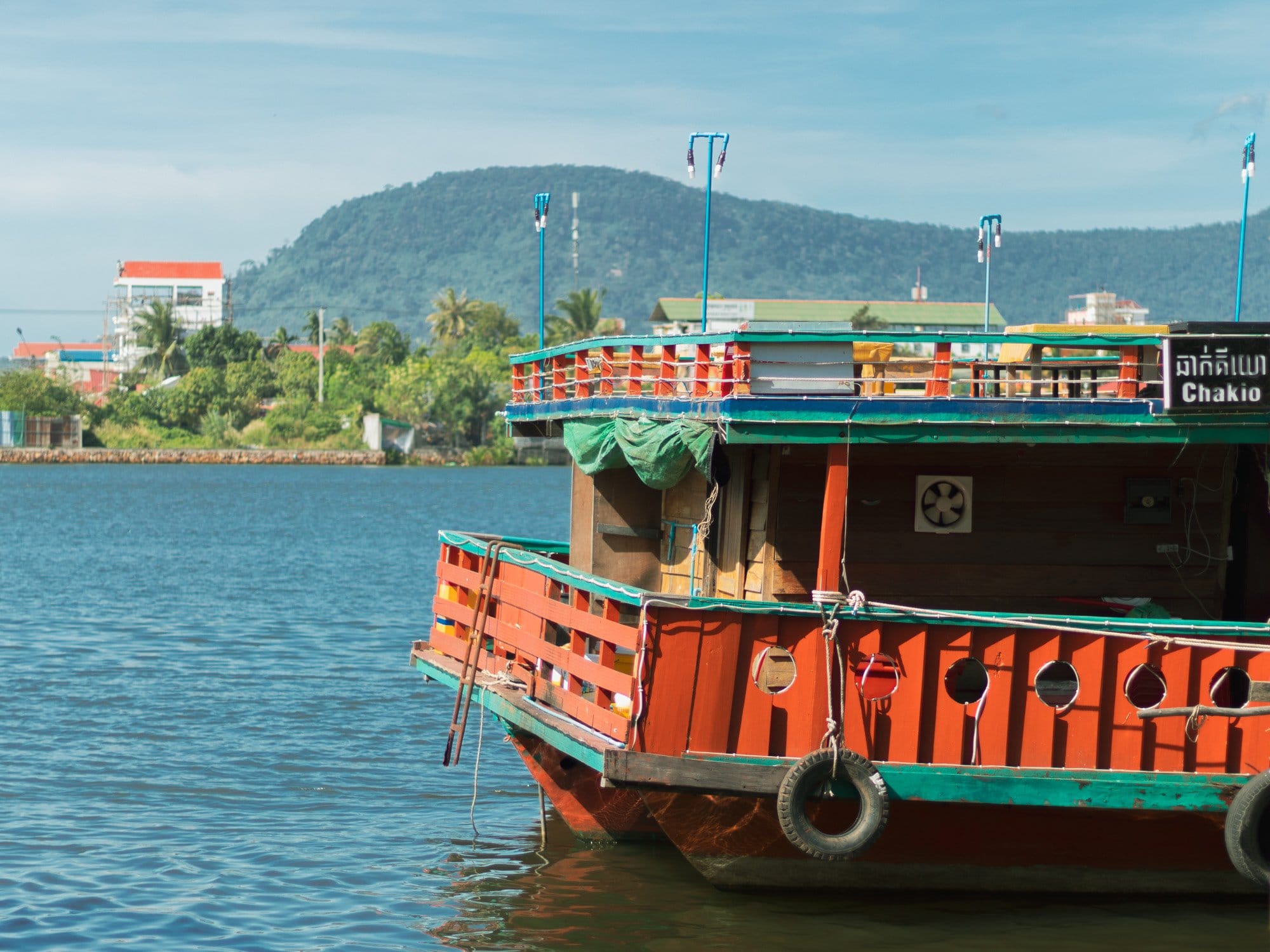 Barco en el río de Kampot