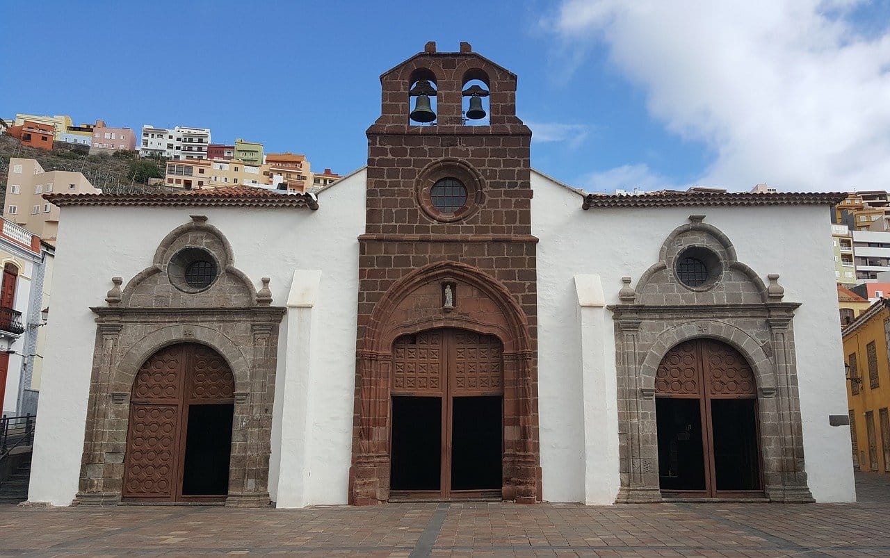 Monumento en San Sebastián de la Gomera en Islas Canarias