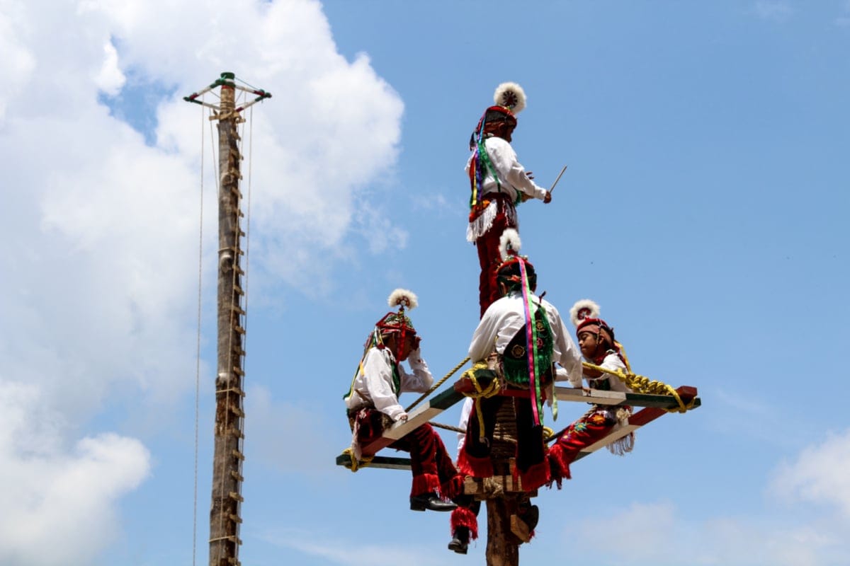 El rito de los voladores mexicanos