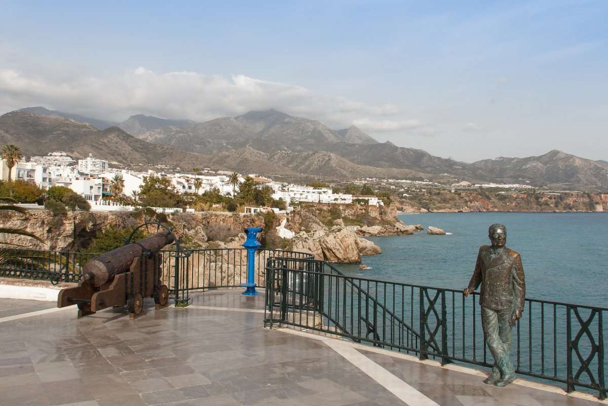 Un verano azul en Nerja