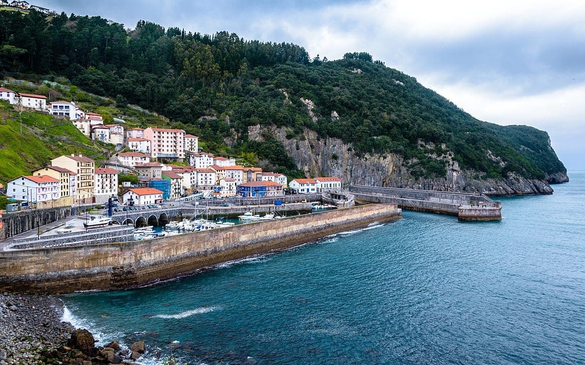 elantxobe es de los pueblos mas bonitos del pais vasco