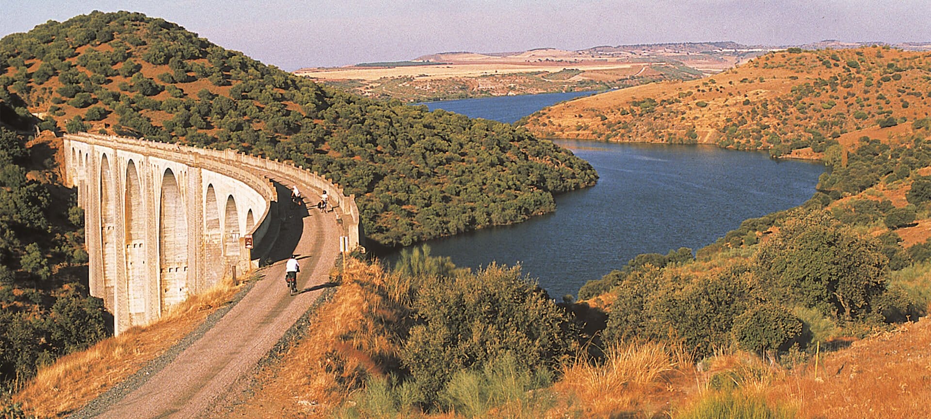 vista de la via verde de la jara