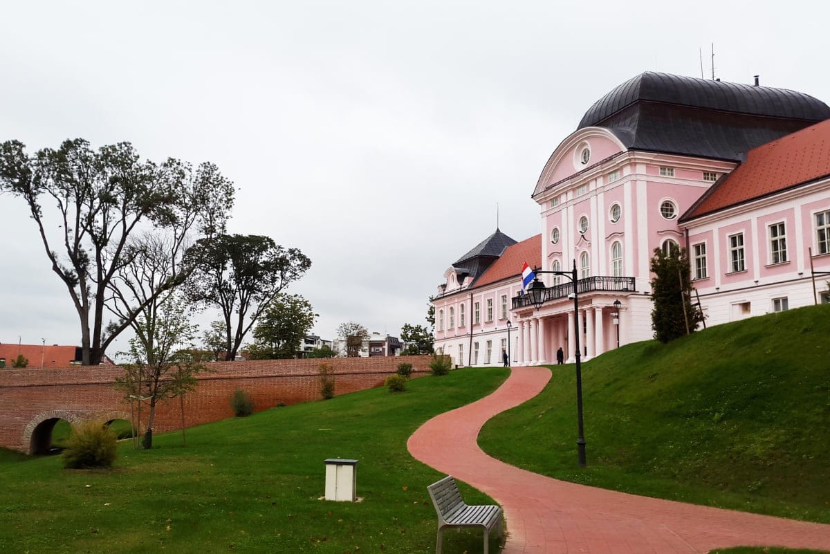 Castillo de Pejačević in Virovitica - Fuente: Depositphotos