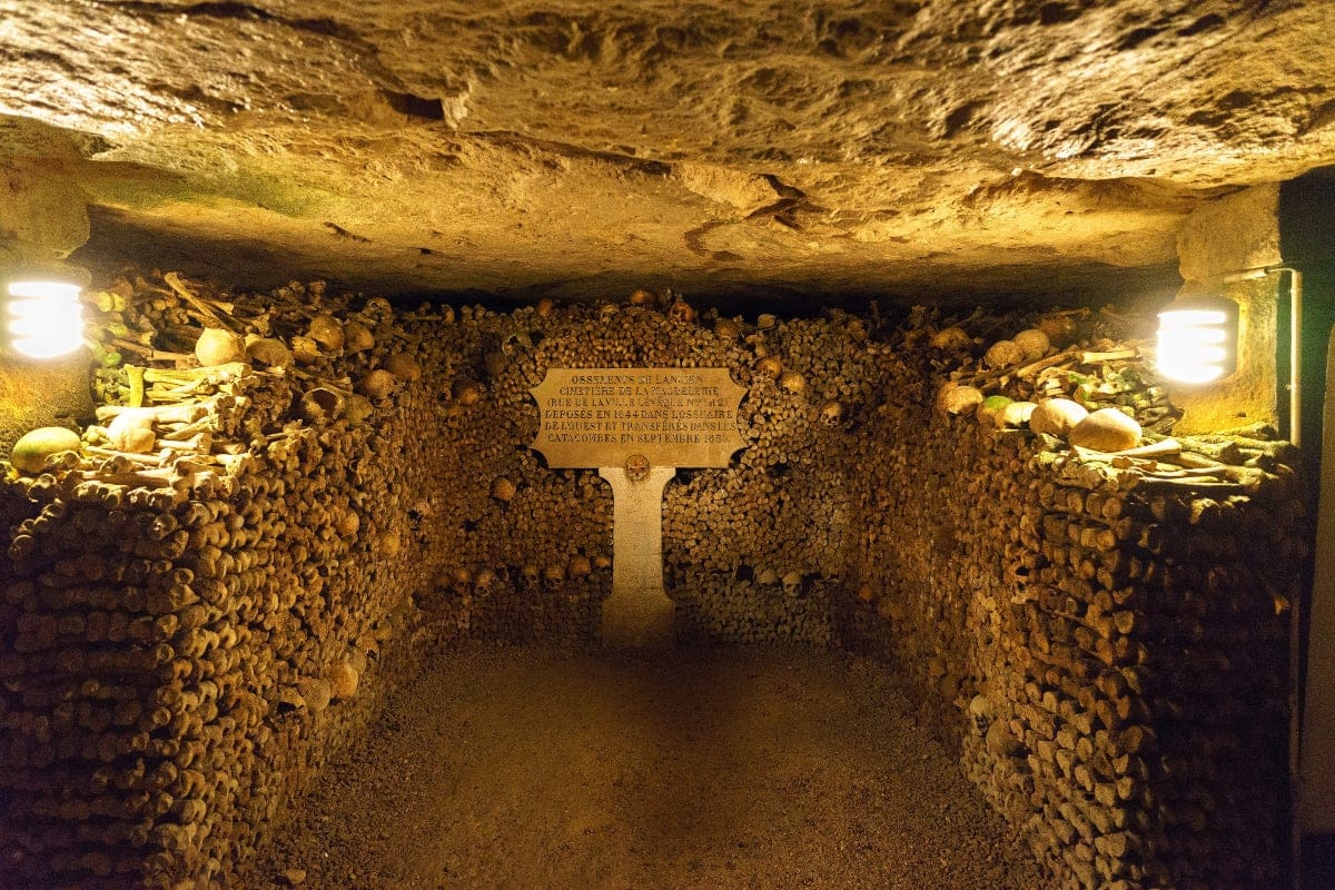 Descubriendo las catacumbas de París